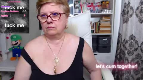 Snapshot of sexylynette4u chatting on February 20, 10:48 am sexylynette4u online show from February 20, 10:48 am