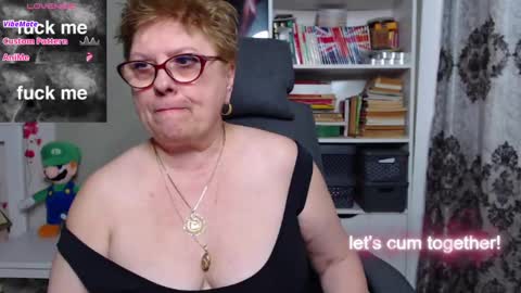 Snapshot of sexylynette4u chatting on February 27, 10:26 am sexylynette4u online show from February 27, 10:26 am