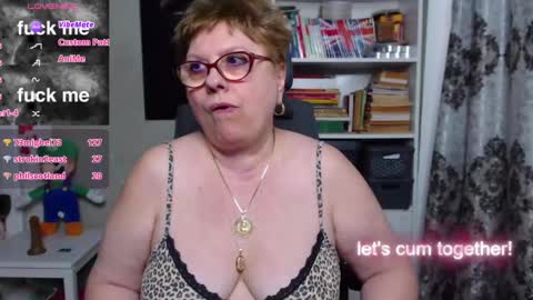 Snapshot of sexylynette4u chatting on March 2, 2:32 pm sexylynette4u online show from March 2, 2:32 pm