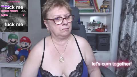 Snapshot of sexylynette4u chatting on November 4, 9:41 am sexylynette4u online show from November 4, 9:41 am