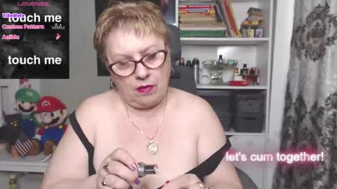 Snapshot of sexylynette4u chatting on November 24, 10:15 am sexylynette4u online show from November 24, 10:15 am