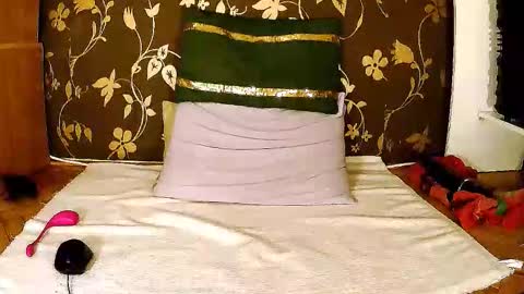 Squirty Maya Gold online show from October 6, 6:38 pm