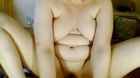 Snapshot of sexymayagold chatting on June 20, 5:10 am Squirty Maya Gold online show from June 20, 5:10 am