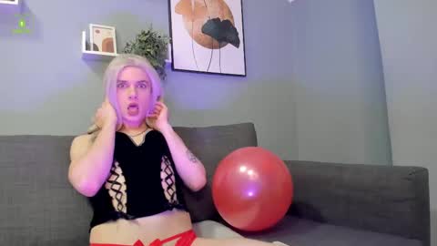 Snapshot of sexymiatrans chatting on February 14, 5:36 pm Sexy online show from February 14, 5:36 pm