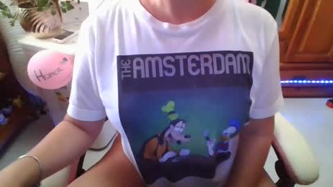 Snapshot of sexymisss24 chatting on July 9, 12:20 pm sexymisss24 online show from July 9, 12:20 pm