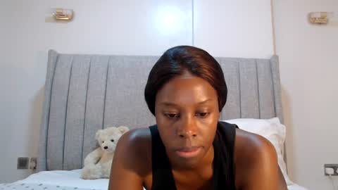 Snapshot of sexymonalisa1 chatting on July 14, 5:45 am sexymonalisa1 online show from July 14, 5:45 am