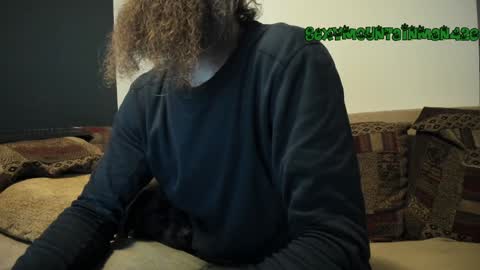 Snapshot of sexymountainman420 chatting on December 9, 10:09 pm Sexymountainman420 online show from December 9, 10:09 pm
