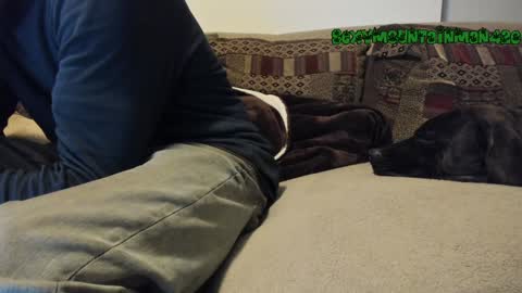 Snapshot of sexymountainman420 chatting on December 11, 4:28 am Sexymountainman420 online show from December 11, 4:28 am