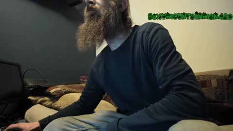 Snapshot of sexymountainman420 chatting on December 11, 7:42 am Sexymountainman420 online show from December 11, 7:42 am