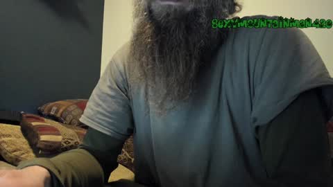 Snapshot of sexymountainman420 chatting on December 23, 9:29 pm Sexymountainman420 online show from December 23, 9:29 pm