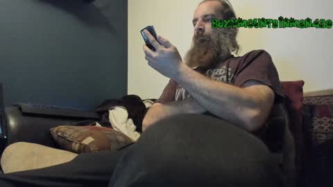 Snapshot of sexymountainman420 chatting on January 20, 12:46 am Sexymountainman420 online show from January 20, 12:46 am
