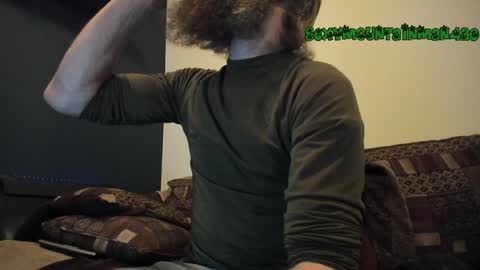 Snapshot of sexymountainman420 chatting on February 1, 3:30 am Sexymountainman420 online show from February 1, 3:30 am