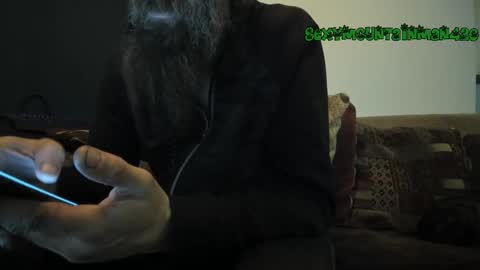 Snapshot of sexymountainman420 chatting on February 22, 9:48 pm Sexymountainman420 online show from February 22, 9:48 pm