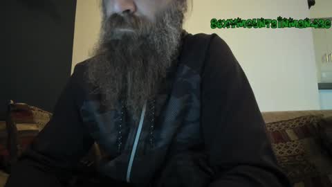 Snapshot of sexymountainman420 chatting on March 1, 8:42 pm Sexymountainman420 online show from March 1, 8:42 pm