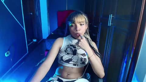 Snapshot of sexynaf chatting on December 27, 1:11 am N A F online show from December 27, 1:11 am