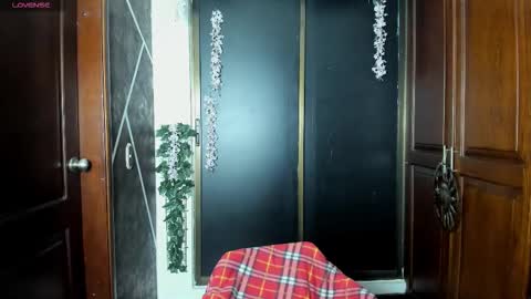 N A F online show from November 18, 7:18 pm