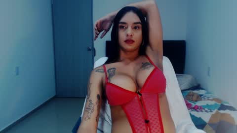 Snapshot of sexynatalia25 chatting on December 13, 9:09 pm Natalia Duran online show from December 13, 9:09 pm