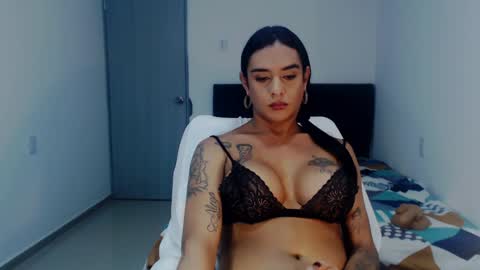 Snapshot of sexynatalia25 chatting on December 14, 10:50 pm Natalia Duran online show from December 14, 10:50 pm