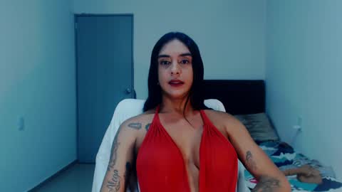 Snapshot of sexynatalia25 chatting on December 18, 5:04 am Natalia Duran online show from December 18, 5:04 am