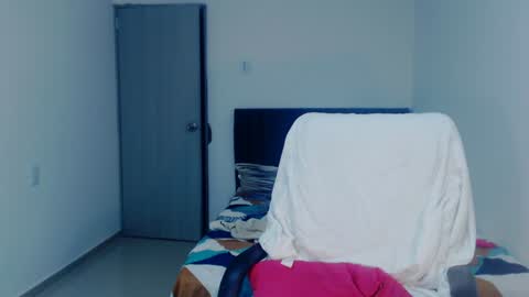 Snapshot of sexynatalia25 chatting on December 20, 1:03 am Natalia Duran online show from December 20, 1:03 am