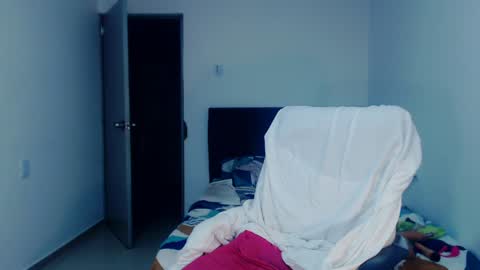 Snapshot of sexynatalia25 chatting on December 28, 5:12 am Natalia Duran online show from December 28, 5:12 am