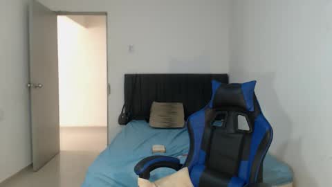 Natalia Duran online show from December 2, 6:03 pm