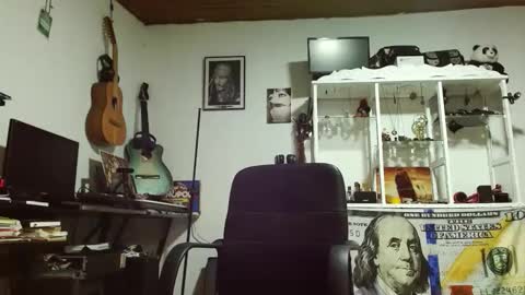 Snapshot of sexynative4u chatting on February 22, 4:49 pm sexynative4u online show from February 22, 4:49 pm