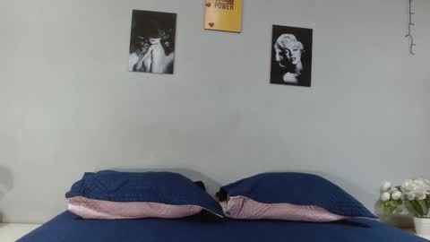 Snapshot of sexynova_93 chatting on February 3, 8:03 pm sexynova 93 online show from February 3, 8:03 pm