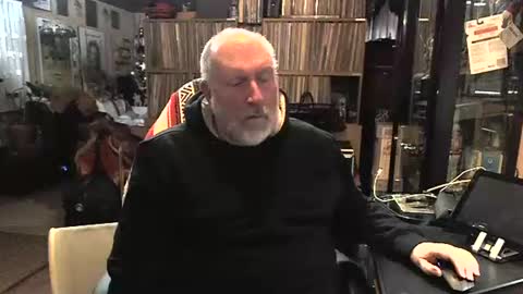 Grizz Lee Bear online show from December 23, 5:00 pm