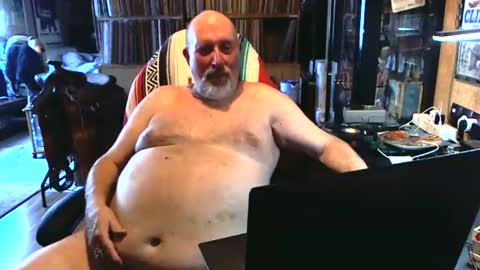 Grizz Lee Bear online show from September 20, 1:45 pm