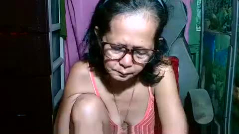 Snapshot of sexyoldangel chatting on December 2, 3:58 am sexyoldangel online show from December 2, 3:58 am