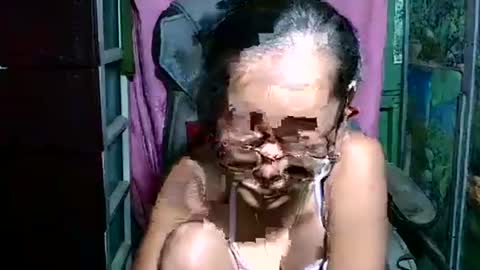 Snapshot of sexyoldangel chatting on December 7, 8:11 am sexyoldangel online show from December 7, 8:11 am