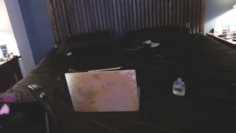 Snapshot of sexypossum chatting on September 15, 3:28 am Possum online show from September 15, 3:28 am