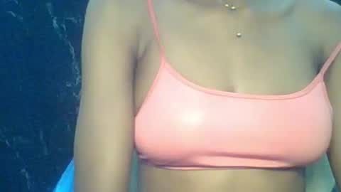 sexypussy000 online show from January 14, 9:20 pm