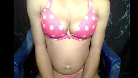 sexypussy000 online show from February 8, 11:41 pm