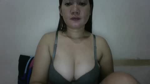 Snapshot of sexypussy_pinay chatting on October 4, 9:35 pm sexypussy_pinay online show from October 4, 9:35 pm