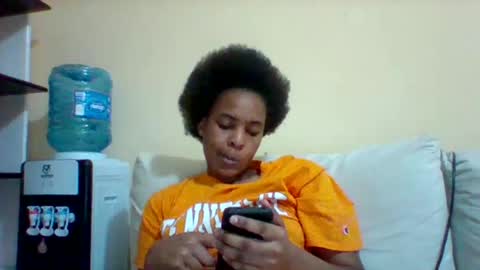 Snapshot of sexyqueen3457132 chatting on December 18, 12:40 pm DOVY ACHIENG online show from December 18, 12:40 pm