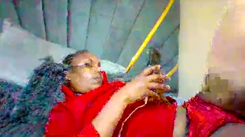 DOVY ACHIENG online show from October 28, 7:05 pm