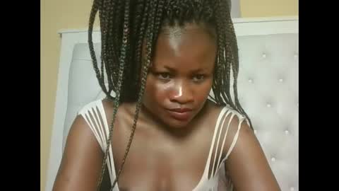 queenivy online show from September 13, 7:24 pm