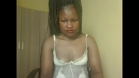 queenivy online show from September 16, 3:35 pm