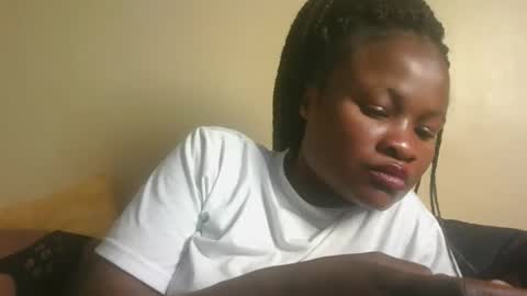 queenivy online show from September 25, 4:49 am