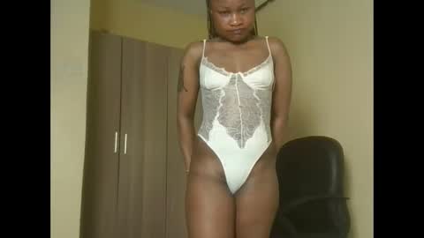 queenivy online show from November 3, 2:57 am