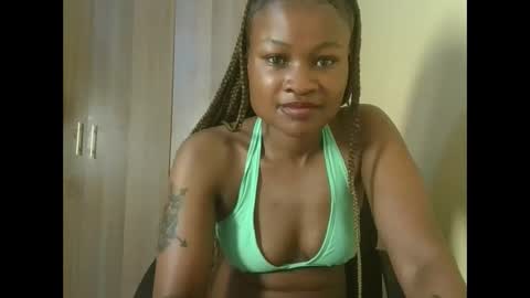 queenivy online show from November 26, 6:31 pm