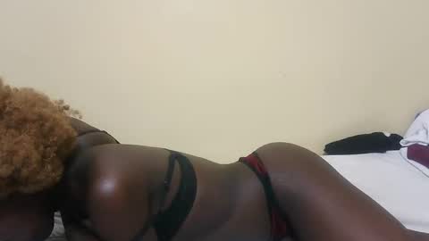 Snapshot of sexyranny chatting on February 19, 12:25 am ranny online show from February 19, 12:25 am