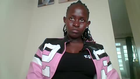 Snapshot of sexyreddebony chatting on December 15, 10:28 am sexyreddebony online show from December 15, 10:28 am