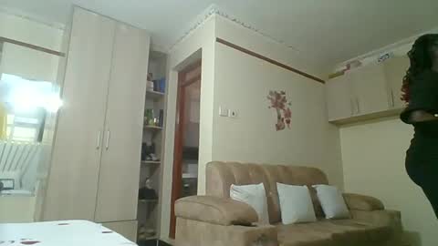 Snapshot of sexyreddebony chatting on January 6, 2:58 pm sexyreddebony online show from January 6, 2:58 pm