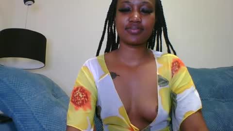 Snapshot of sexyriri22 chatting on June 22, 9:12 pm sexyriri22 online show from June 22, 9:12 pm