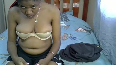 Snapshot of sexyrose3300 chatting on October 8, 9:51 am sexyrose online show from October 8, 9:51 am