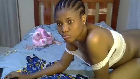 Snapshot of sexyrose3300 chatting on October 13, 9:15 pm sexyrose online show from October 13, 9:15 pm