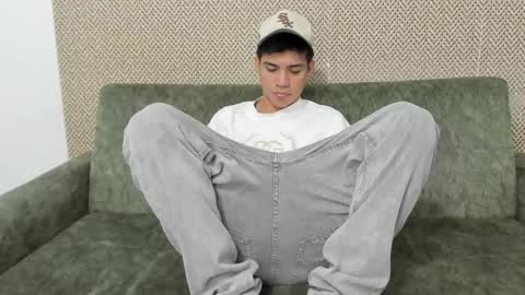 Snapshot of sexys_boys18 chatting on September 29, 7:08 pm MATIAS-18 THIAHO -18 MAX-19 NICOKALY-19 CAIN-19 MOD ESTEBAN online show from September 29, 7:08 pm